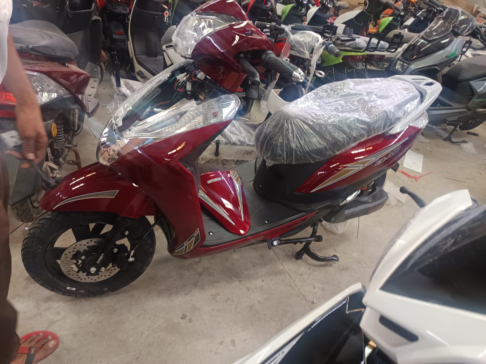 Ev scooty 